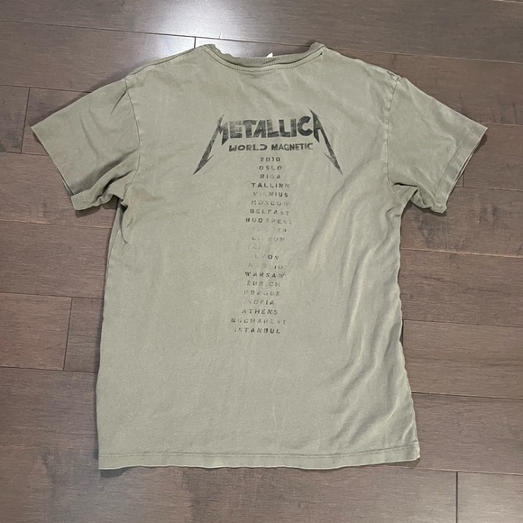 H&M oversized Metallica Tshirt -Size Small - Picture 3 of 3